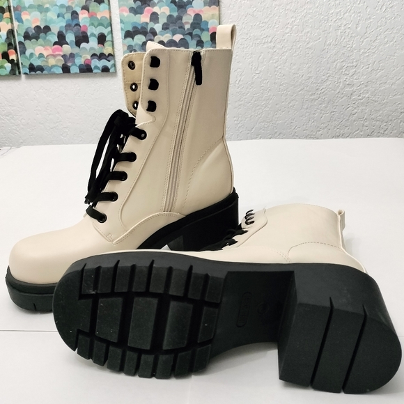 Nine West Juna3 Ivory Lace Up Chunky Block Heel Rounded Toe Combat Ankle Boots. - Picture 6 of 10